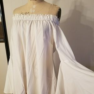 Off shoulder bell sleeve top